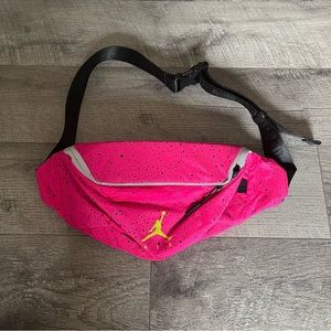 NIKE AIR JORDAN RETRO 10 FANNY WAIST
CROSSBODY SLING BAG